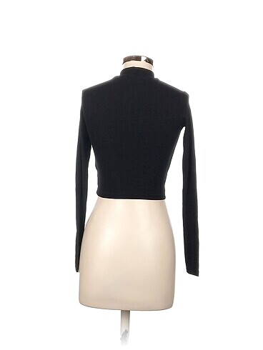 xs Beden Bershka Bluz %70 İndirimli.
