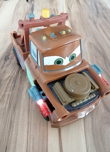 Orjinal Disney Pixar Tow Mater Işıklı Üstten Basmalı Mekanizmalı