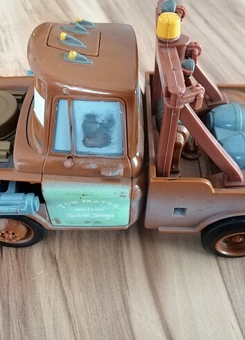Beden Renk Orjinal Disney Pixar Tow Mater Işıklı Üstten Basmalı Mekanizmalı