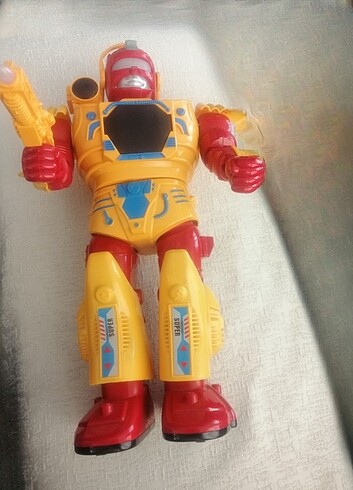 Hareketli Yürüyen Işıklı Sesli Savaşçı Robot Adam Oyuncak - Görsel 10