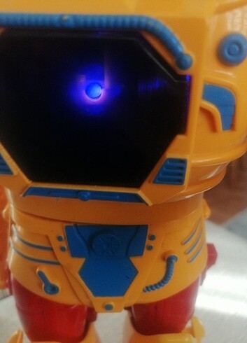 Hareketli Yürüyen Işıklı Sesli Savaşçı Robot Adam Oyuncak - Görsel 11