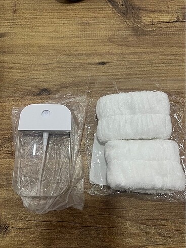 Parfüm doldurma şişesi ve yüz yıkama bilekliği
