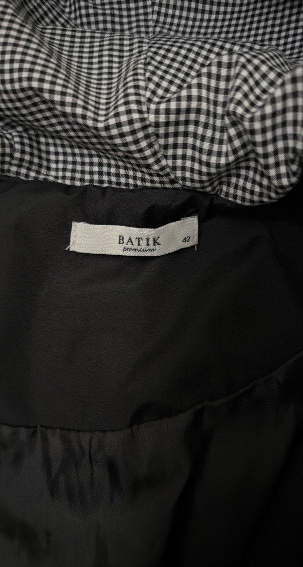 Fermuarlı ve Çıtçıtlı Siyah Kadın yağmurluk - Görsel 5