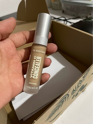 the body shop vitamin c kapatıcı