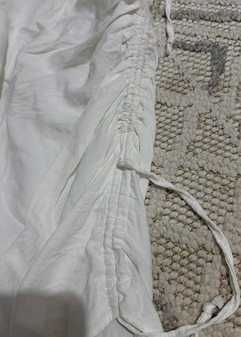 Beyaz Düz Büzgülü Elbise - Görsel 4