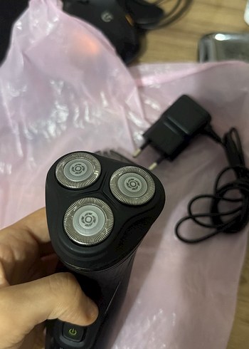 Philips Siyah Şarjlı Tıraş Makinesi - Görsel 3