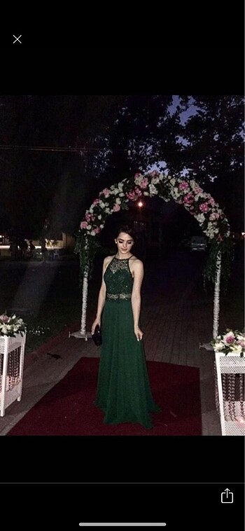 Zümrüt yeşili uzun abiye