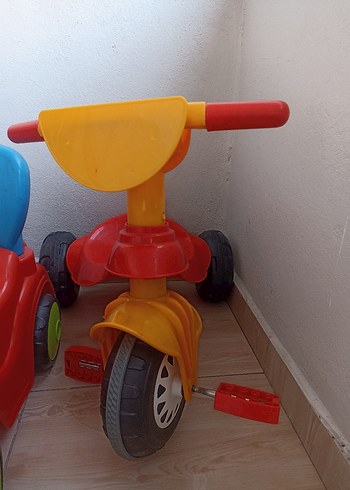 Renkli Sarı Üç Tekerlekli Bisiklet