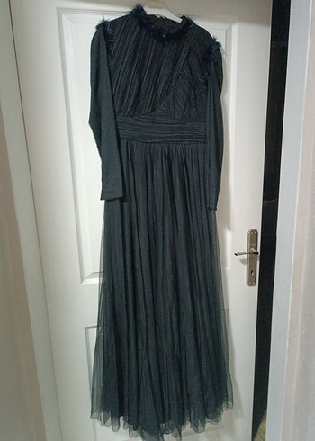 Uzun Siyah Pileli Gotik Kadın Abiye Elbise - Görsel 2