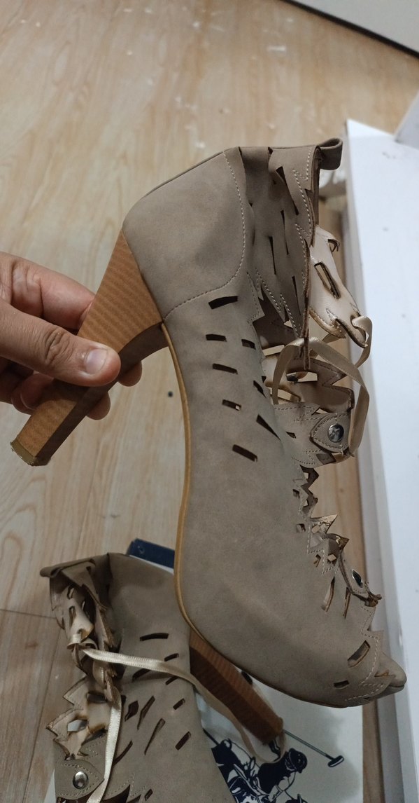 Bej Deri Kadın Dolgu Topuklu Sandalet - Görsel 2