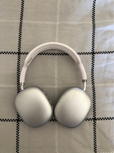 P9 model kulaklık