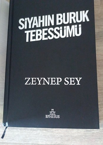  Pembe Deri Kadın Tayt, Gotik Stil