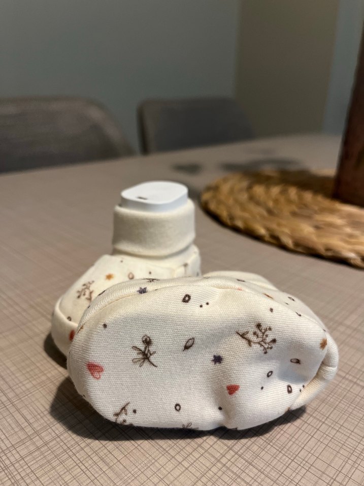 Kitikate-Nakışlı Örgü Beyaz Bebek Ev Terliği-(0-3 ay) - Görsel 4