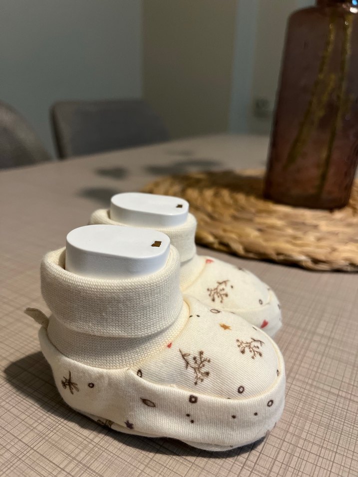 Kitikate-Nakışlı Örgü Beyaz Bebek Ev Terliği-(0-3 ay) - Görsel 2