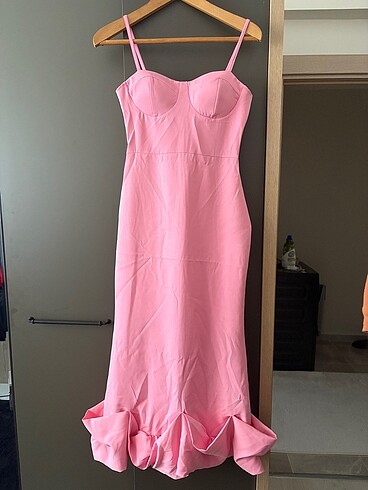 Pembe Elbise