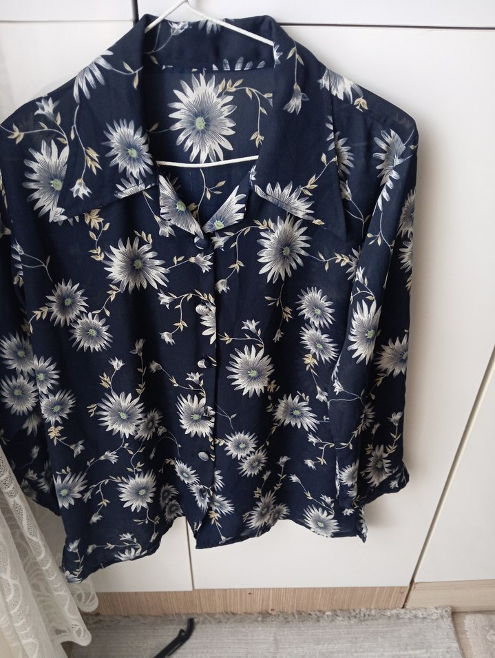 Çiçek Desenli Mavi Kadın Gömlek - Görsel 2