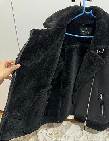 m Beden siyah Renk Stradivarius Yumuşak suni kürklü çift yüzlü biker ceket