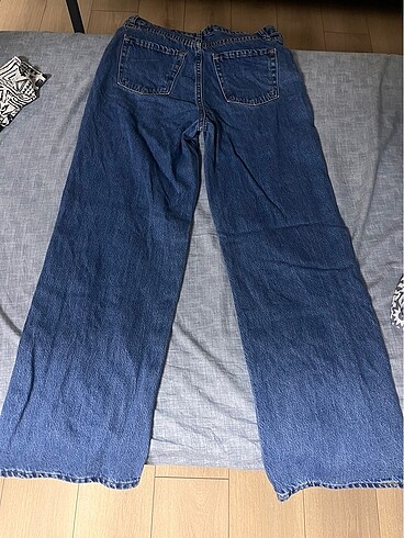 Stradivarius bol paça jean