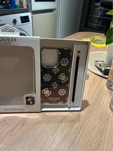 Guess telefon kılıfı
