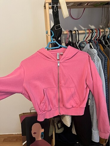 H&M Hm pembe crop basic sweatshirt