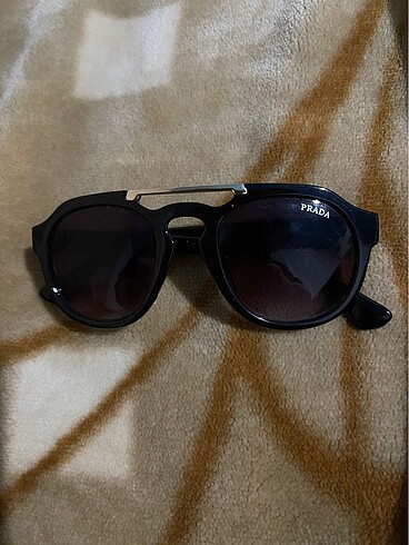 Prada gözlük