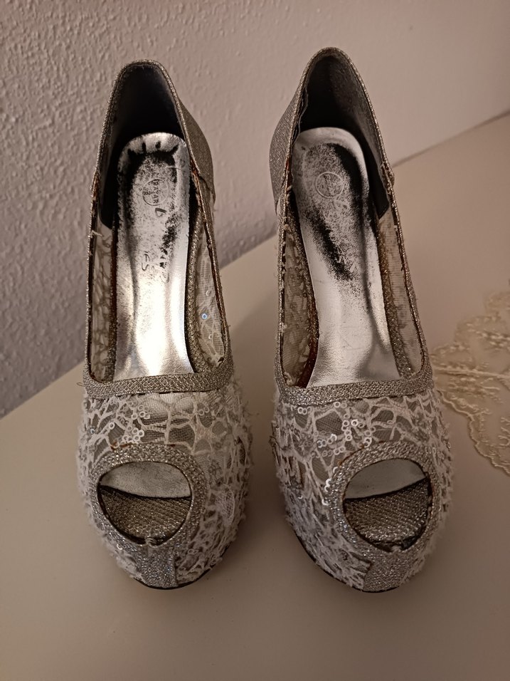 Beyaz Dantel Detaylı Platform Topuklu Kadın Ayakkabı - Görsel 2