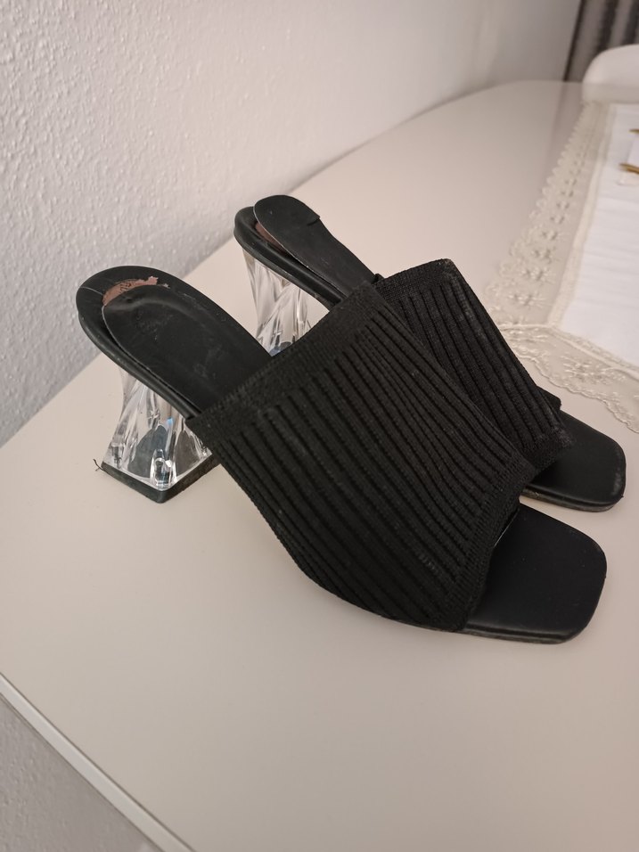 Siyah Pilili Blok Topuklu Kadın Terlik - Görsel 2
