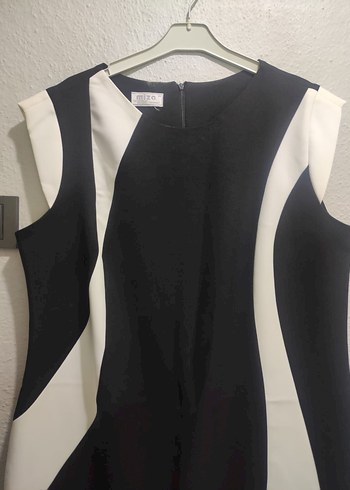 Siyah Beyaz Kemerli Midi Kalem Elbise - Görsel 2