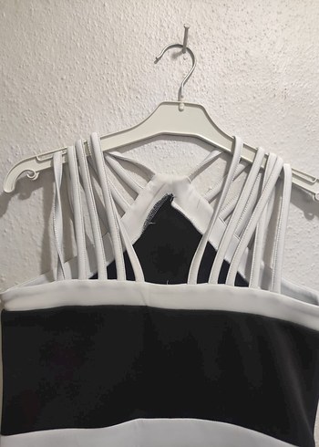 Siyah Beyaz İnce Askılı mini elbise - Görsel 3