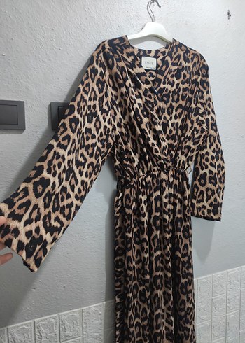 Leopar Desenli Uzun Kollu Kadın Elbise - Görsel 2