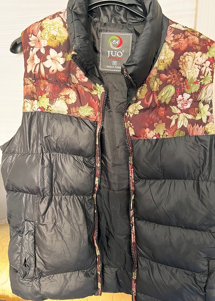 Şişme kolsuz mont - Görsel 3