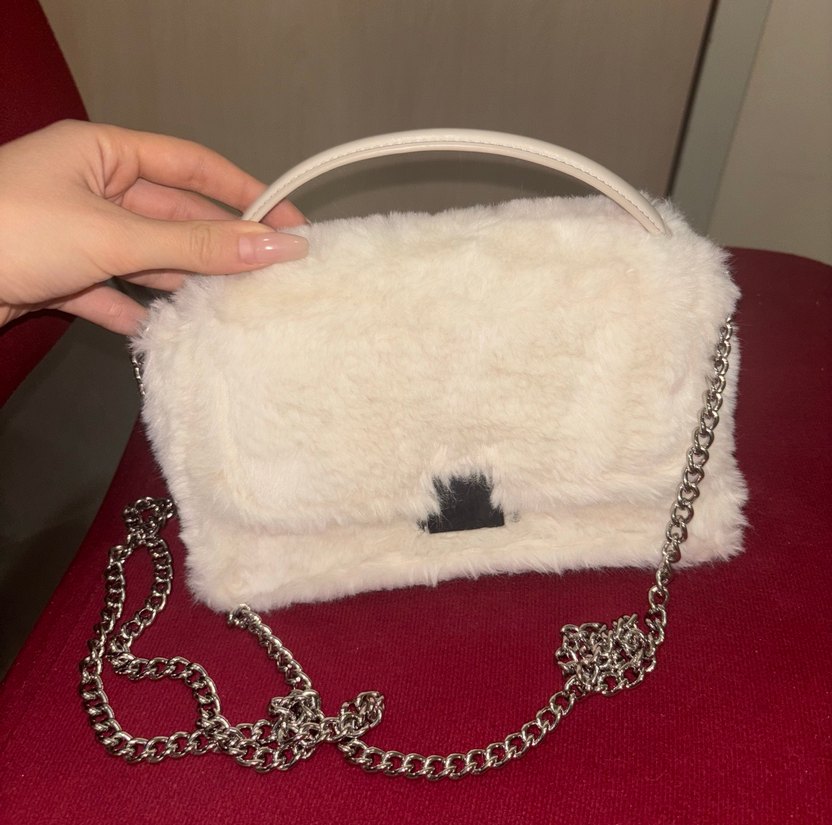 Stradivarius Beyaz Kürklü Peluş Kadın Çanta - Görsel 2