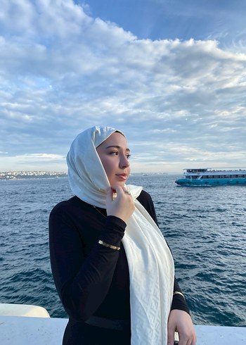 Krem renk Fendi desen şal - Görsel 3