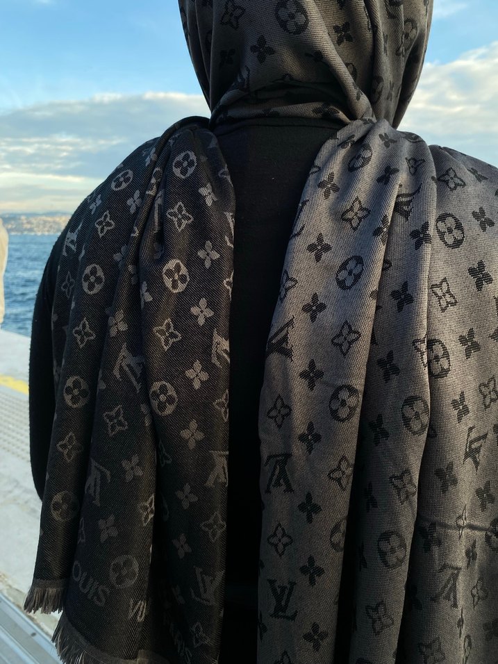 Louıs vuıtton desen gri-siyah kaşmir şal - Görsel 2