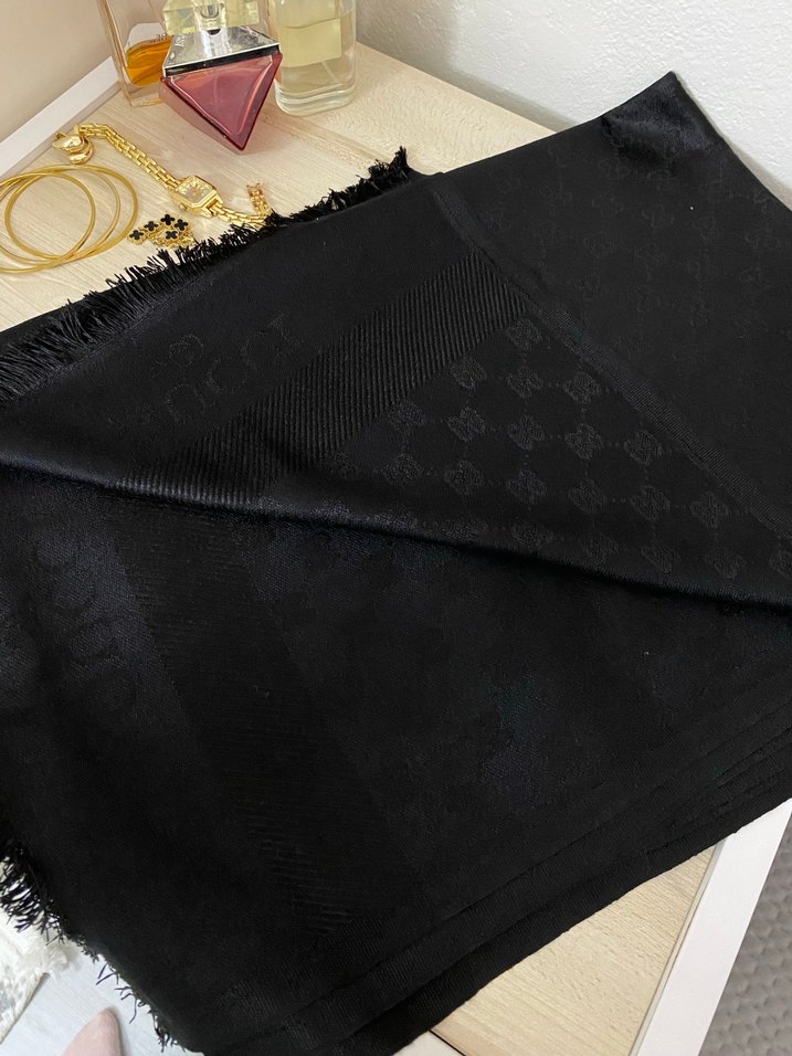 Zincir Detaylı Siyah Kaşmir Şal - Görsel 2