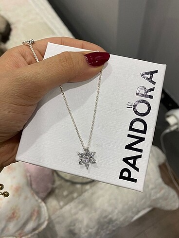 Pandora Çiçek kolye