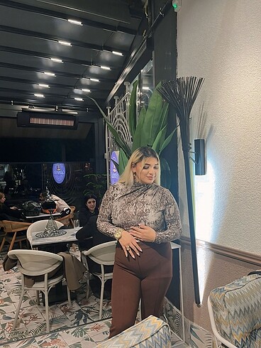 40 Beden Yılan desenli bluz