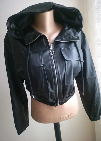 Kemerli Siyah Kısa Deri Ceket - Görsel 3