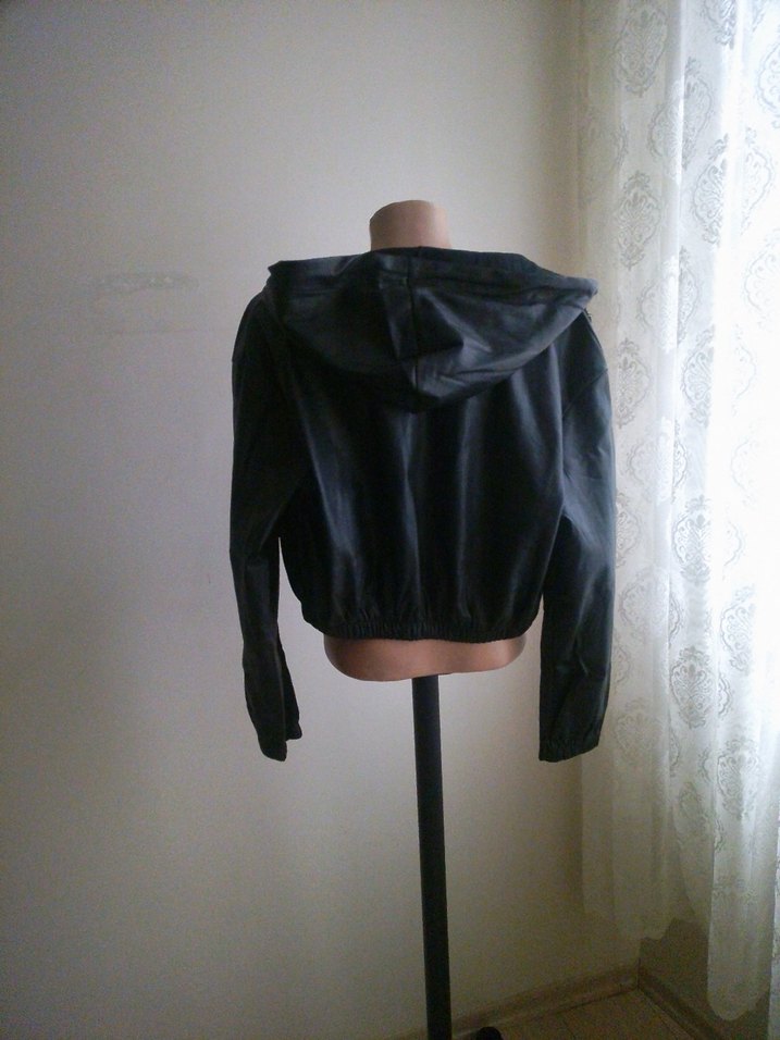 Kemerli Siyah Kısa Deri Ceket - Görsel 4