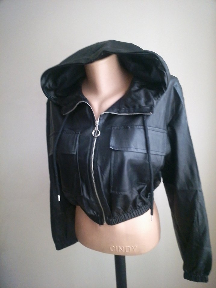 Kemerli Siyah Kısa Deri Ceket - Görsel 2
