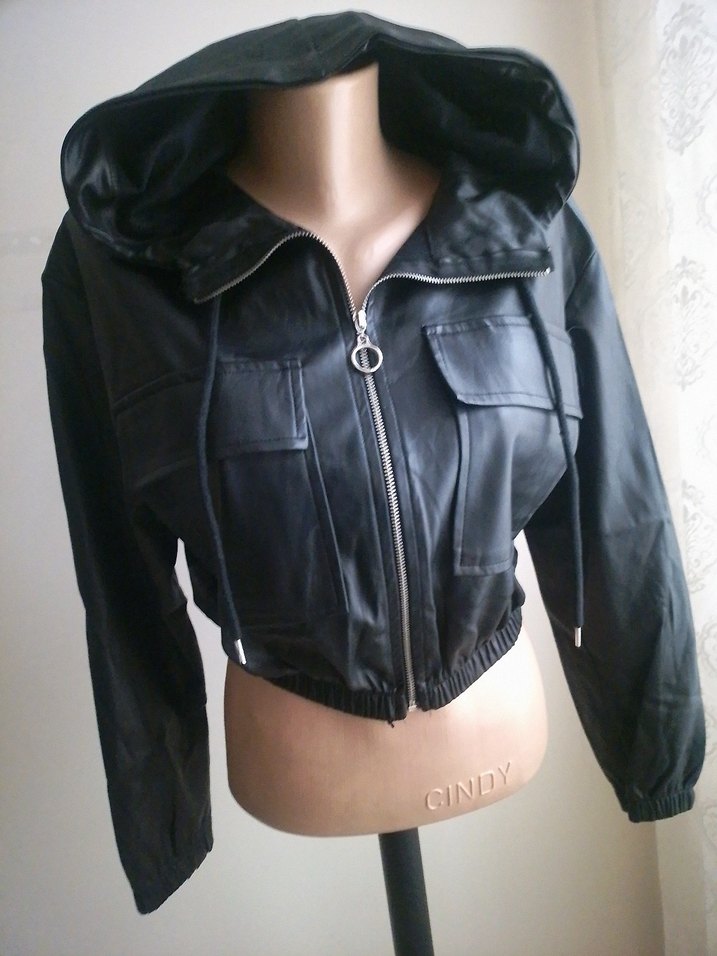 Kemerli Siyah Kısa Deri Ceket - Görsel 3