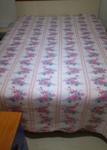 Pembe Çiçek Desenli Pastel Yatak Örtüsü - Görsel 3