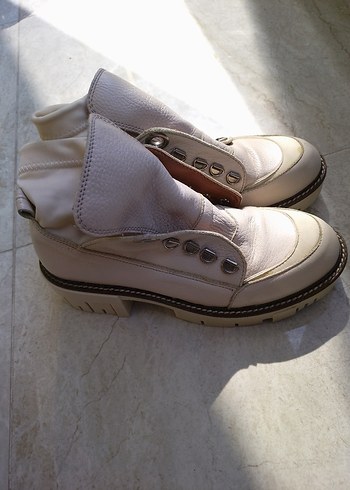 Tokalı Beyaz Vintage Bayan  Botu - Görsel 7