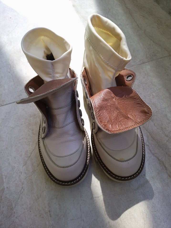 Tokalı Beyaz Vintage Bayan  Botu - Görsel 2