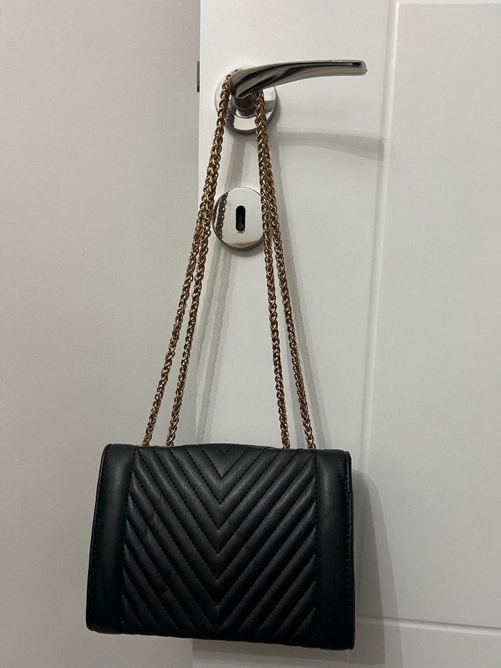 Zincir Detaylı Siyah Deri Kadın Çanta - Görsel 2