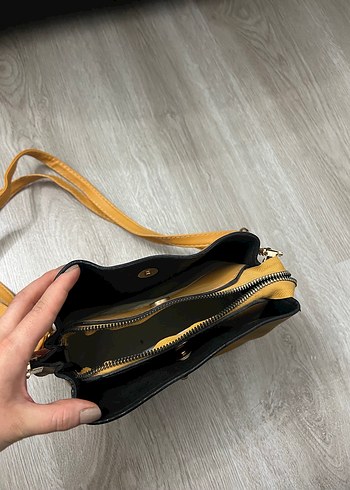 Sarı Süet Tokalı Kadın Çanta - Görsel 3