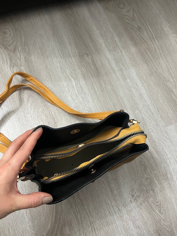 Sarı Süet Tokalı Kadın Çanta - Görsel 3