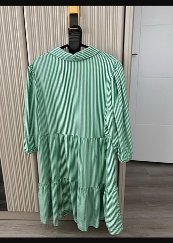 LC Waikiki Yeşil Çizgili Midi Rahat Elbise
