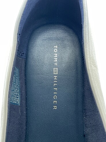 38 Beden ten rengi Renk Tommy Hilfiger Babet %70 İndirimli.
