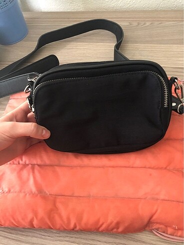 Beden stradivarius siyah çanta
